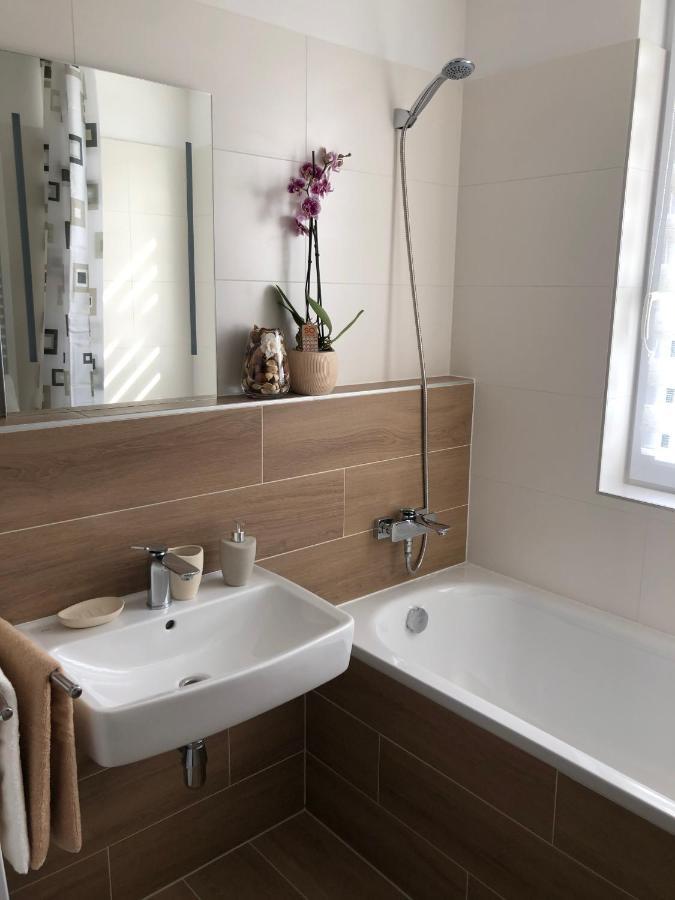 Tatra Billetee Apartman S Luxusnym Vyhladom Na Vysoketatry A Sukromnym Wellness Poprad Exterior photo