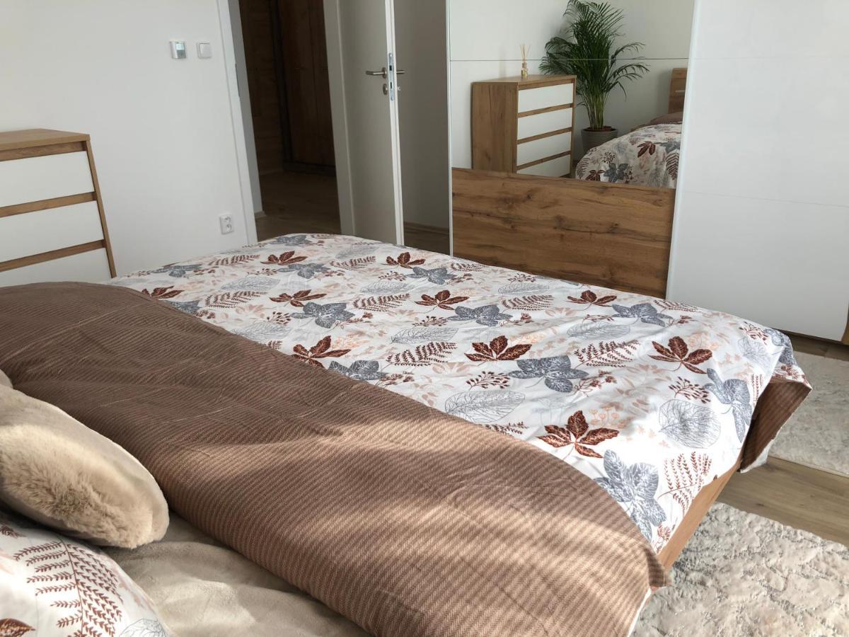 Tatra Billetee Apartman S Luxusnym Vyhladom Na Vysoketatry A Sukromnym Wellness Poprad Exterior photo