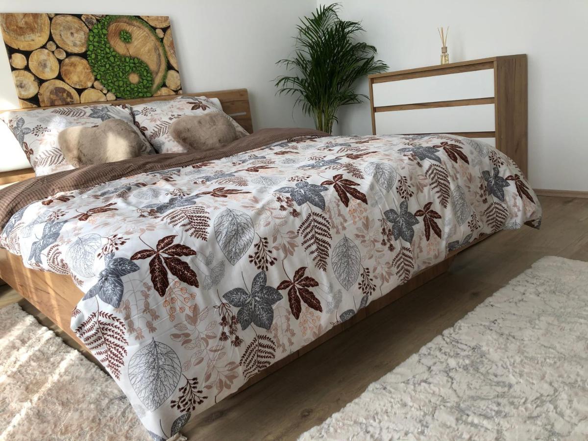 Tatra Billetee Apartman S Luxusnym Vyhladom Na Vysoketatry A Sukromnym Wellness Poprad Exterior photo