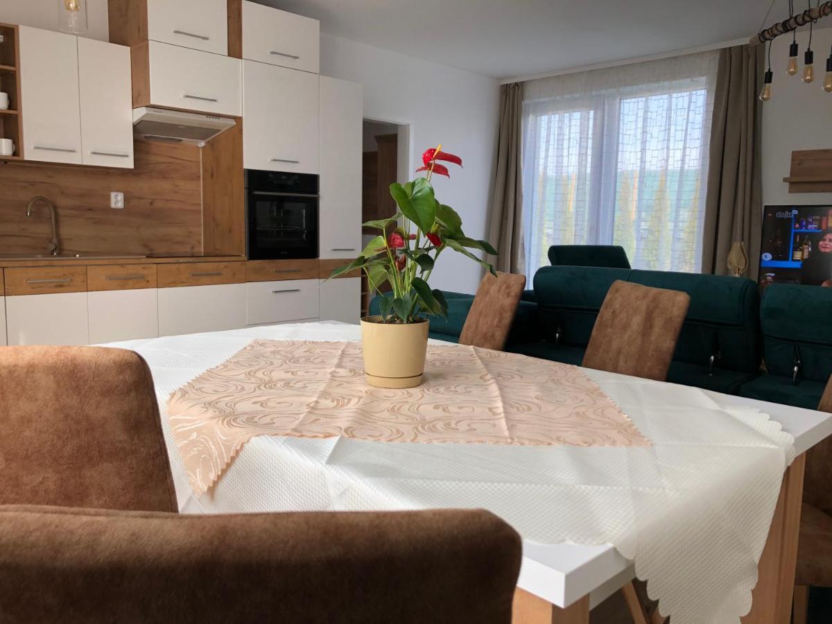 Tatra Billetee Apartman S Luxusnym Vyhladom Na Vysoketatry A Sukromnym Wellness Poprad Exterior photo