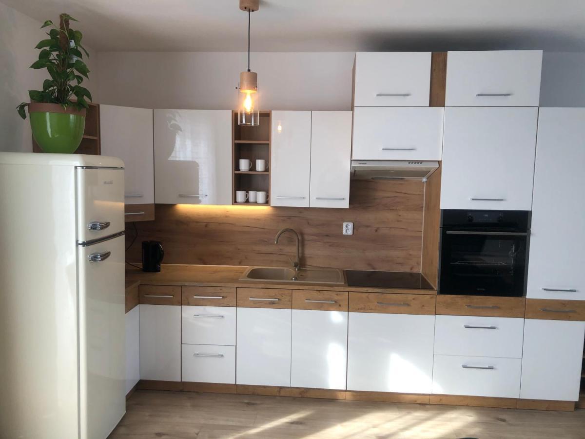 Tatra Billetee Apartman S Luxusnym Vyhladom Na Vysoketatry A Sukromnym Wellness Poprad Exterior photo