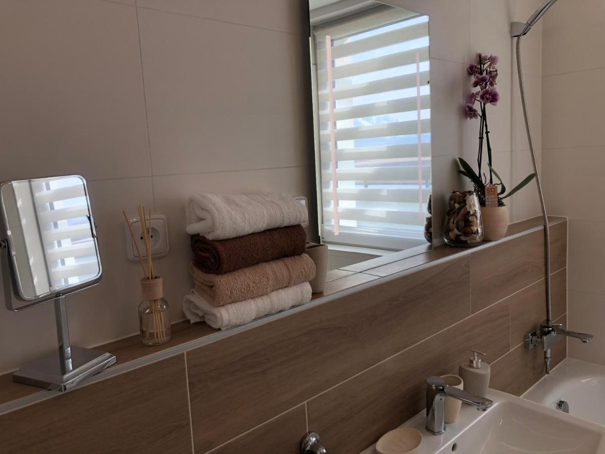 Tatra Billetee Apartman S Luxusnym Vyhladom Na Vysoketatry A Sukromnym Wellness Poprad Exterior photo