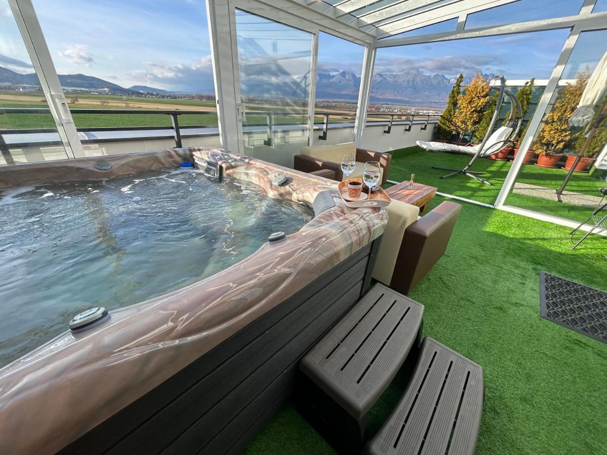 Tatra Billetee Apartman S Luxusnym Vyhladom Na Vysoketatry A Sukromnym Wellness Poprad Exterior photo